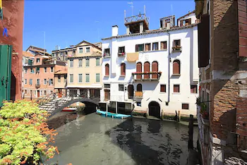 Charming Venice Apartments