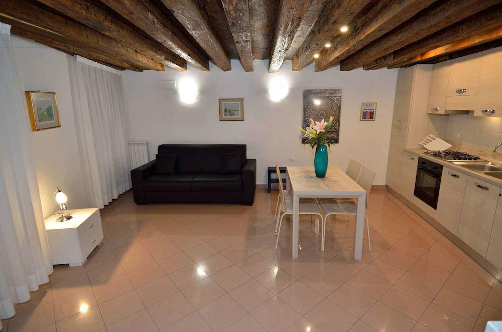 Charming Venice Apartments