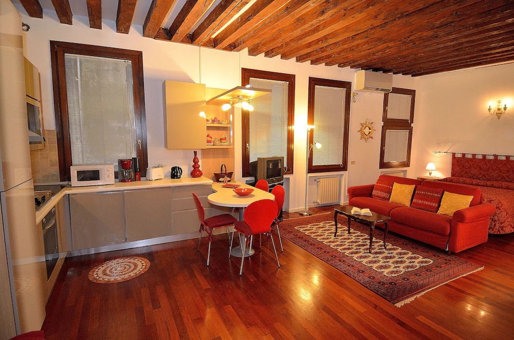 Charming Venice Apartments