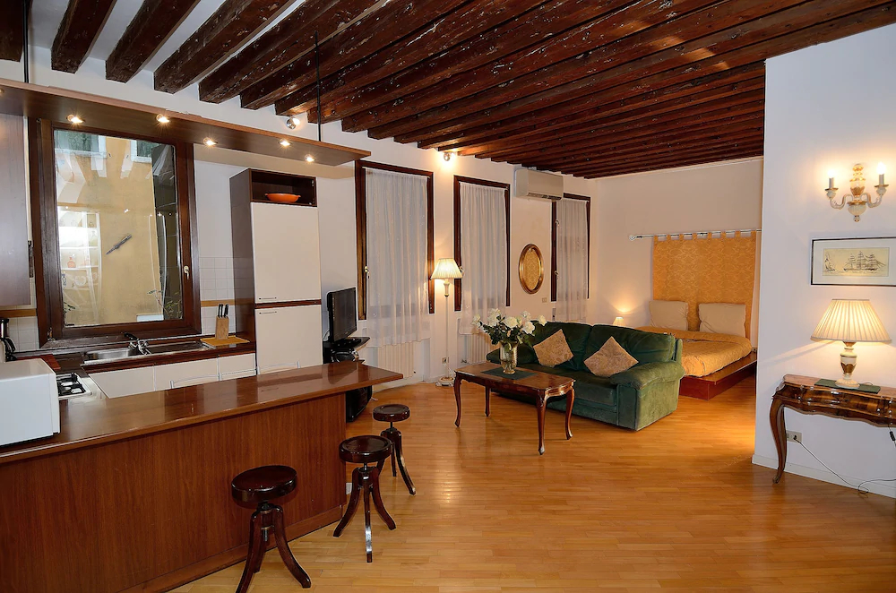 Charming Venice Apartments