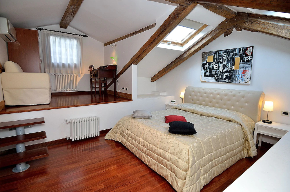 Charming Venice Apartments