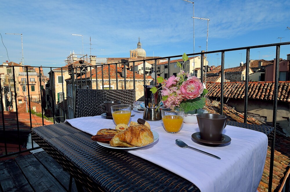 Charming Venice Apartments