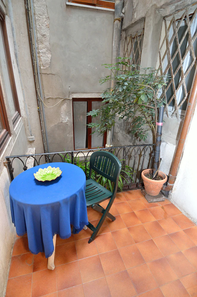 Charming Venice Apartments