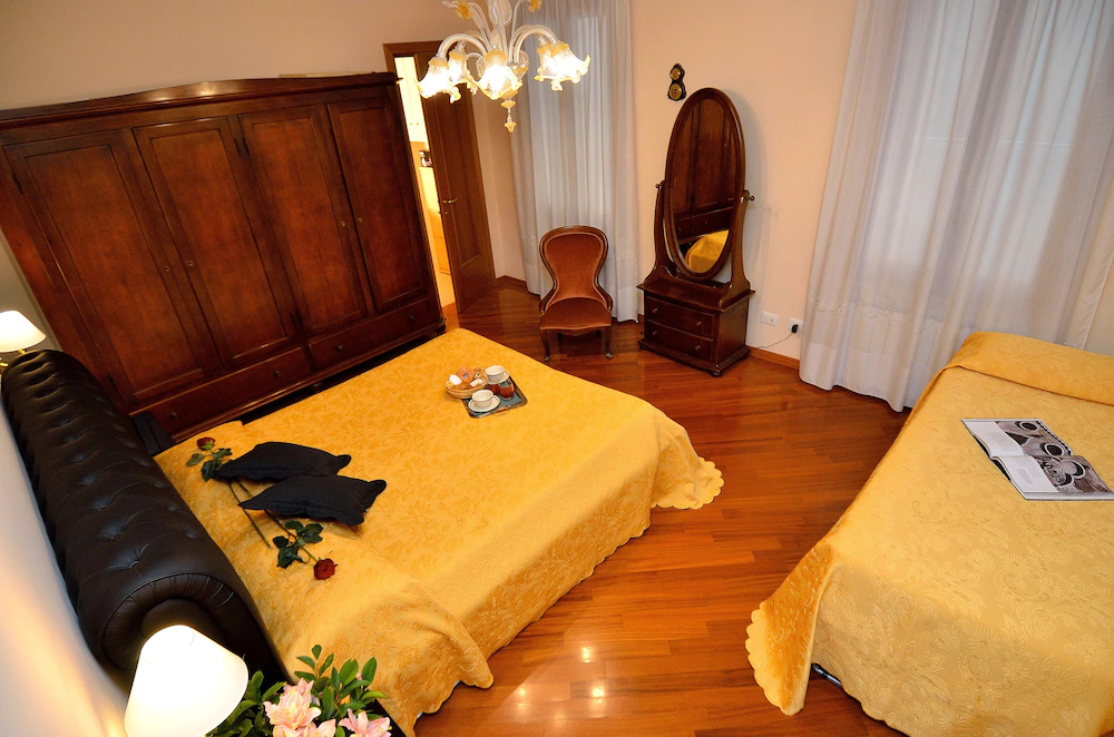 Charming Venice Apartments