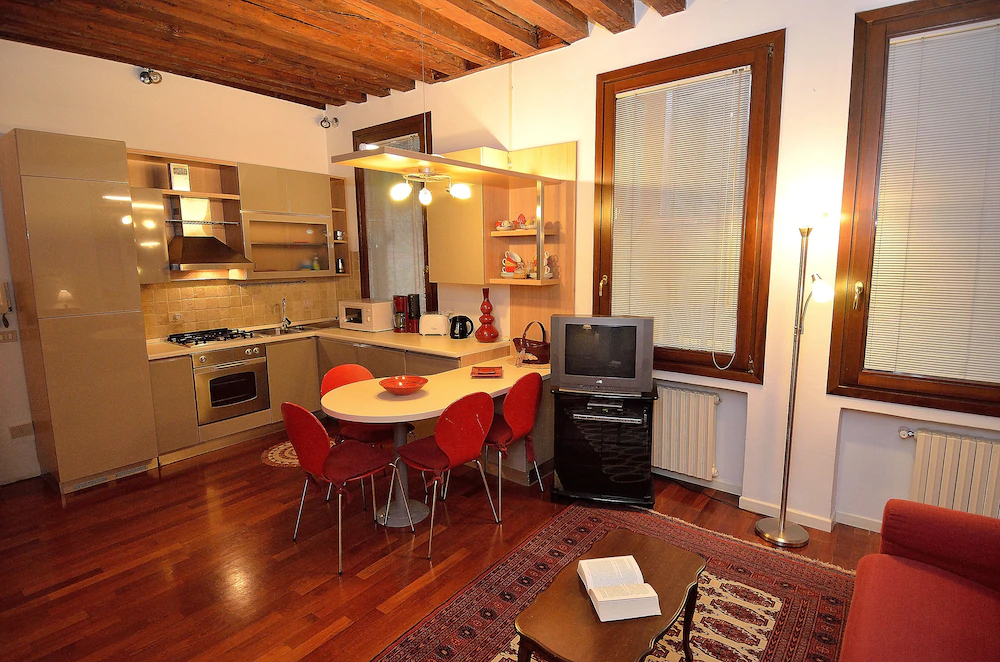Charming Venice Apartments
