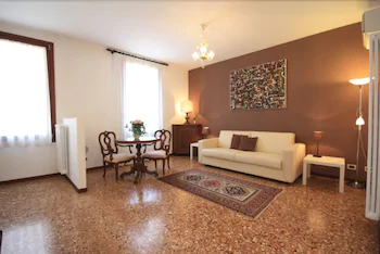 Charming Venice Apartments