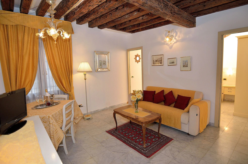 Charming Venice Apartments