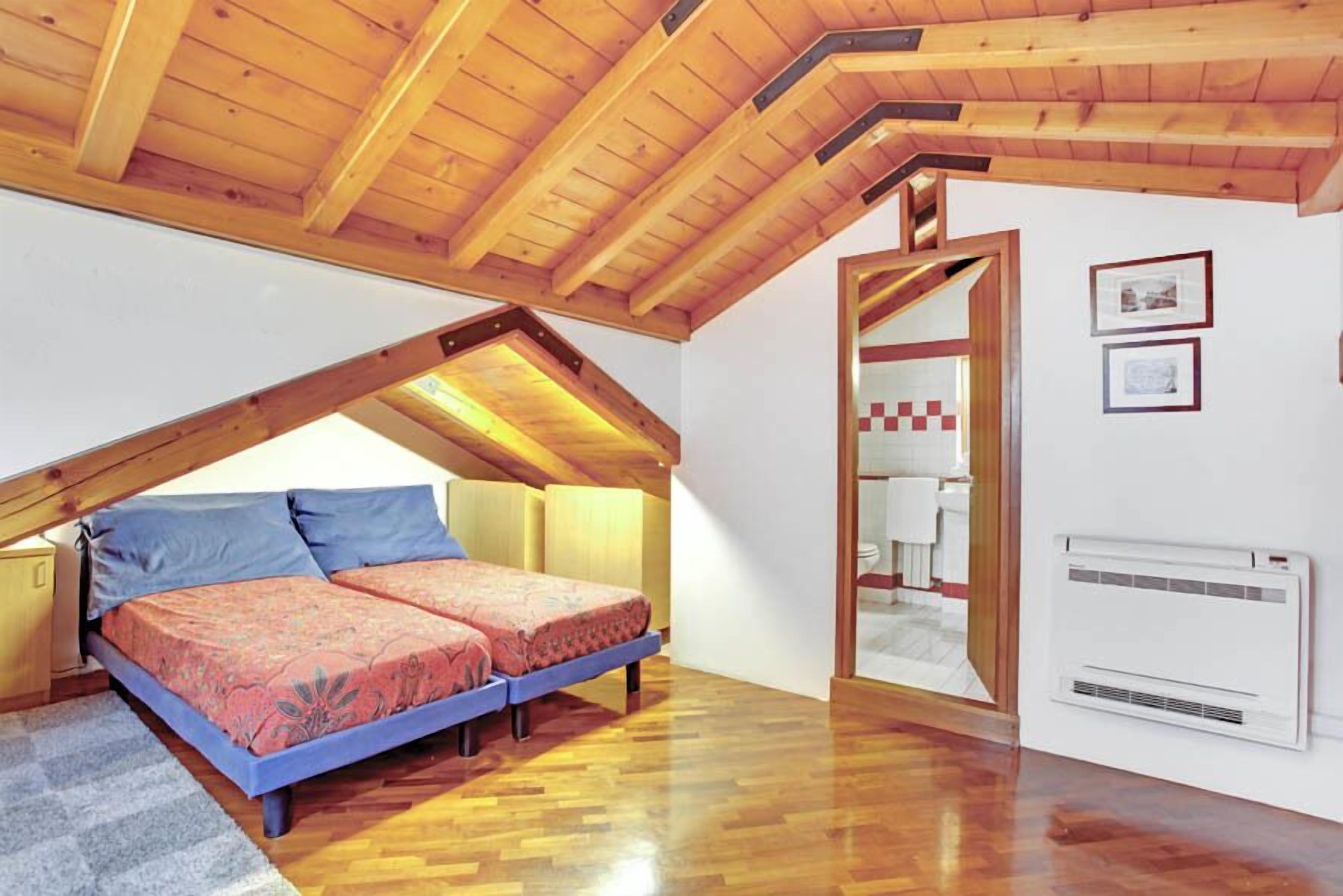 Duplex Santi Apostoli