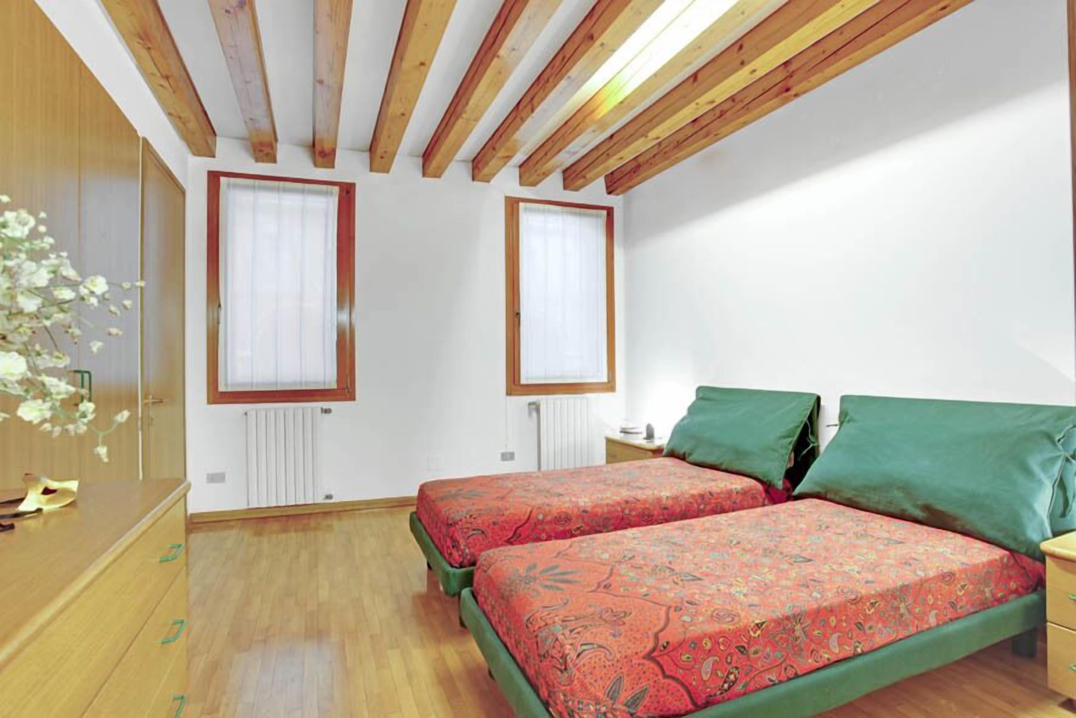 Duplex Santi Apostoli