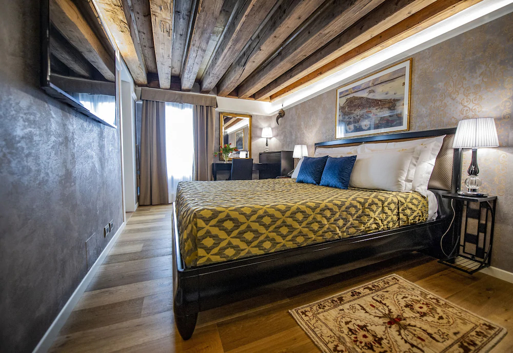 EGO' Residence