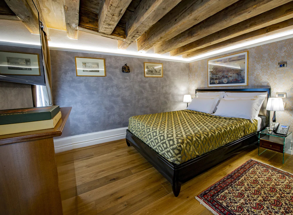 EGO' Residence