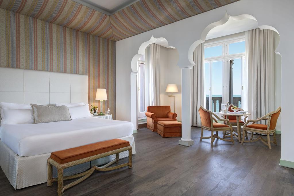 Hotel Excelsior