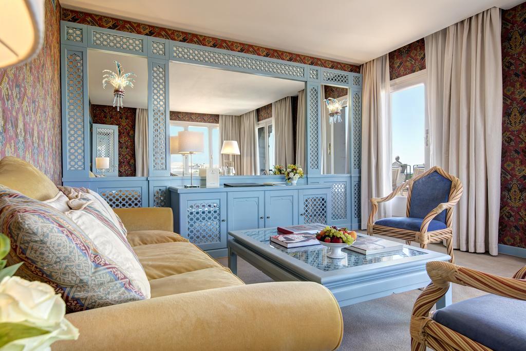 Hotel Excelsior