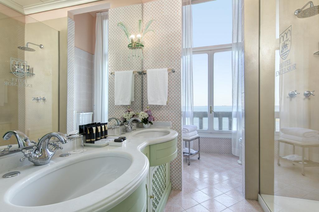 Hotel Excelsior