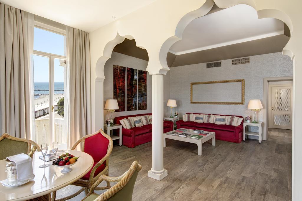 Hotel Excelsior