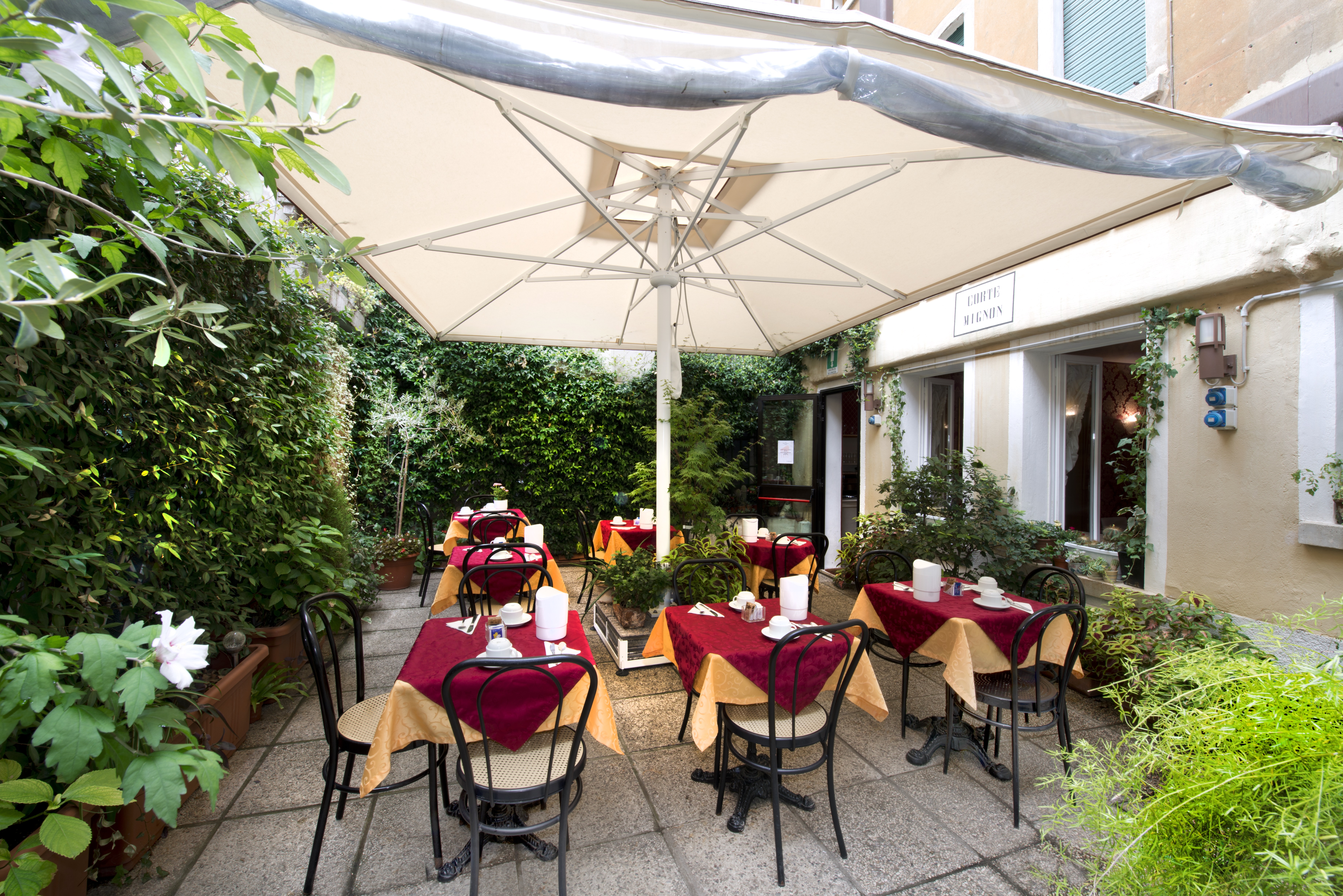 Hotel Mignon