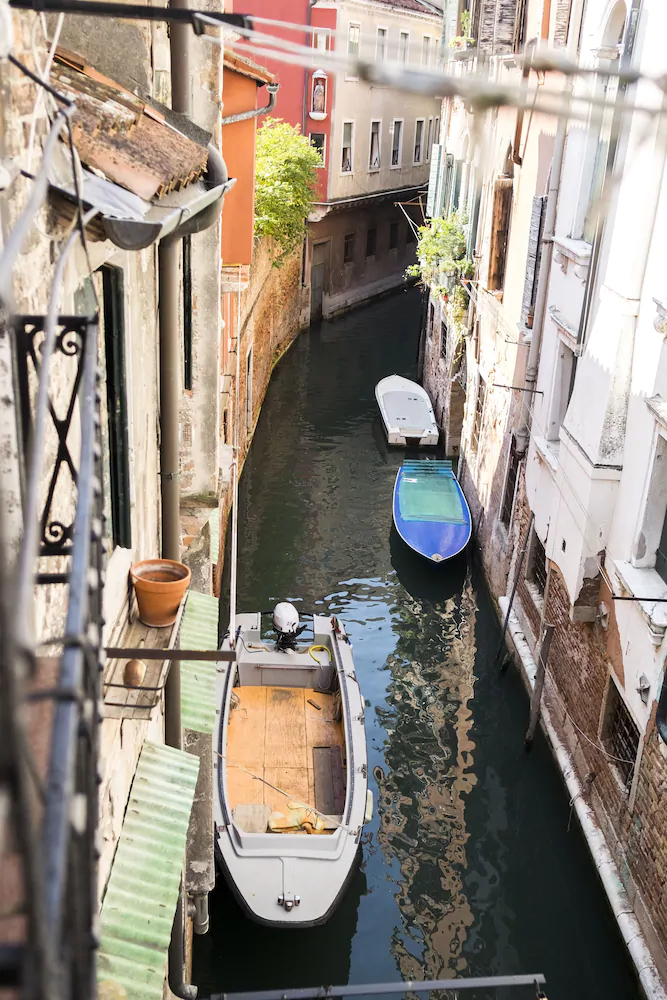 Rialto Corte dei Sansoni Canal View