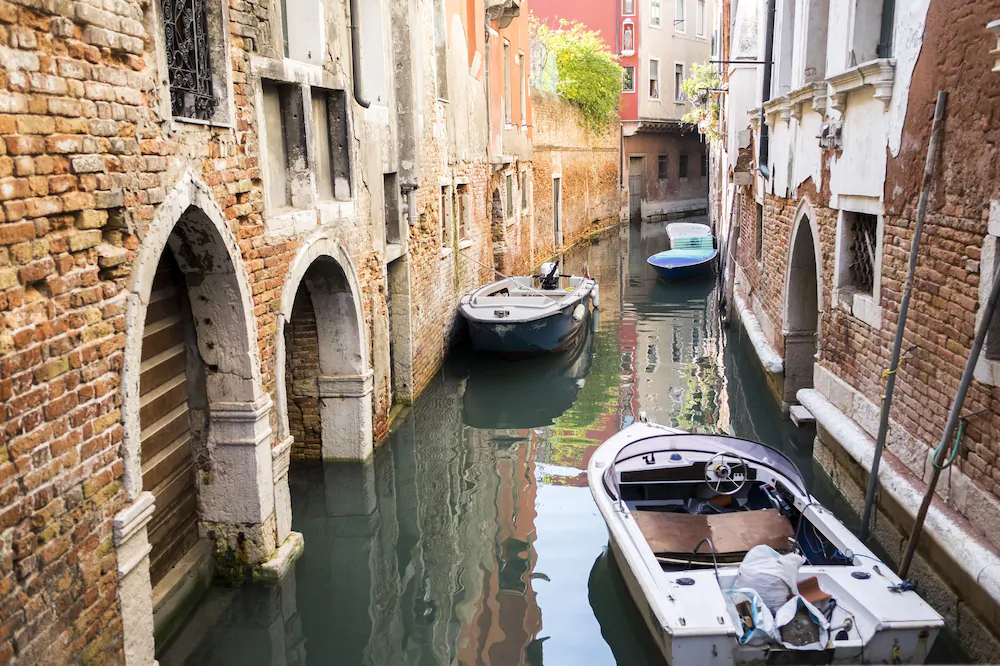 Rialto Corte dei Sansoni Canal View