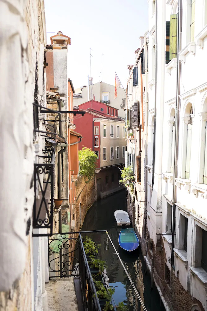 Rialto Corte dei Sansoni Canal View