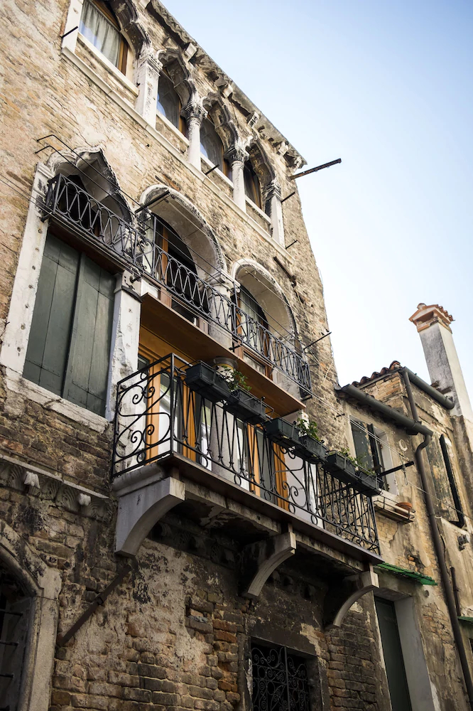 Rialto Corte dei Sansoni Canal View
