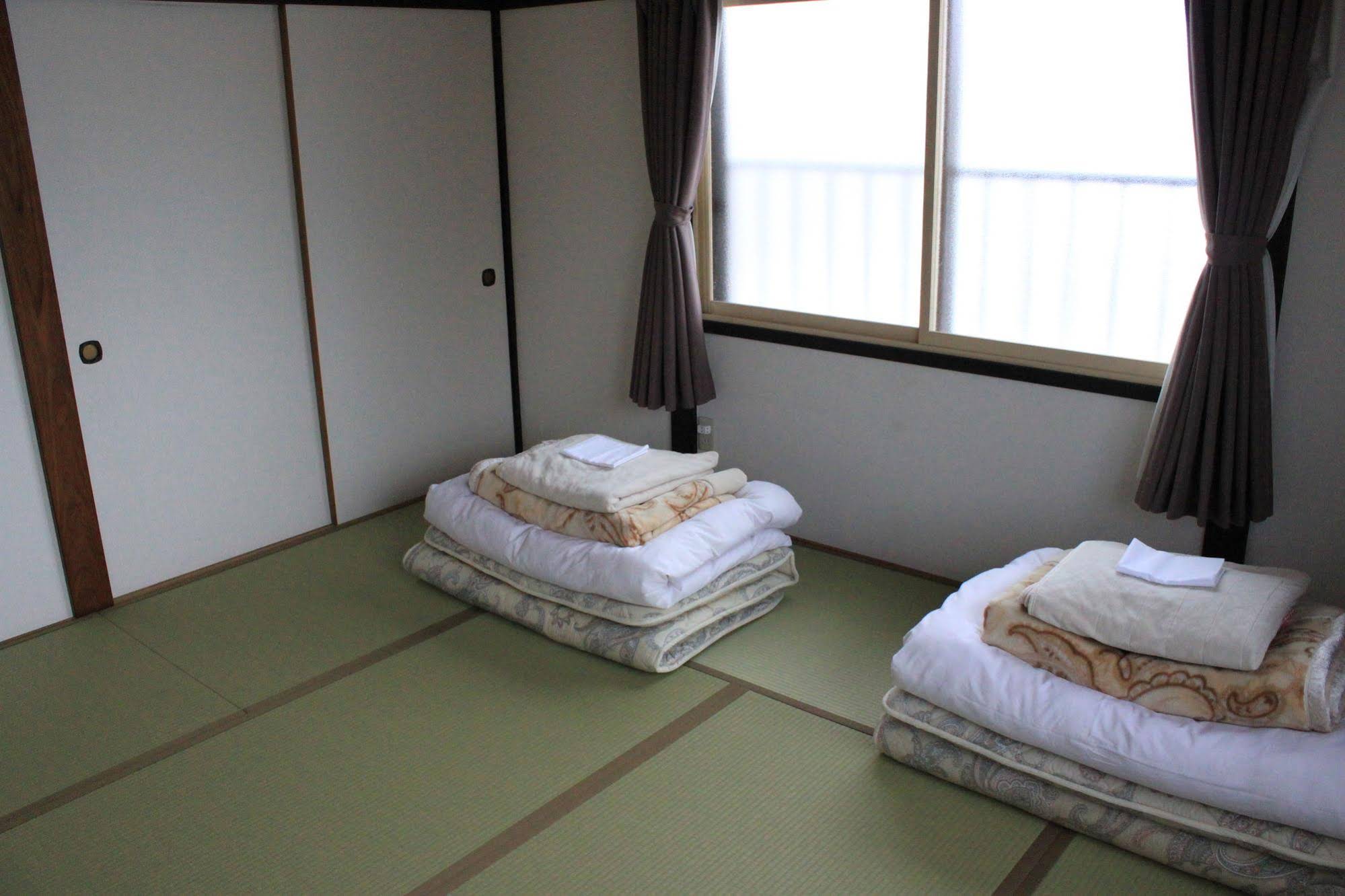 Guesthouse Hakodate Crossroad