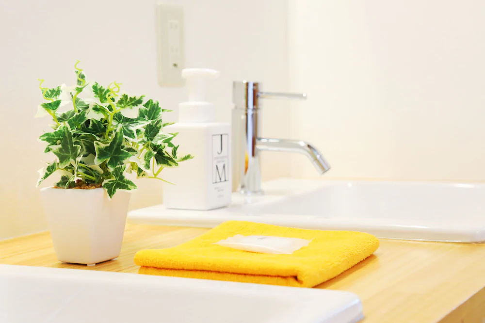 UCHI North Log Cabin