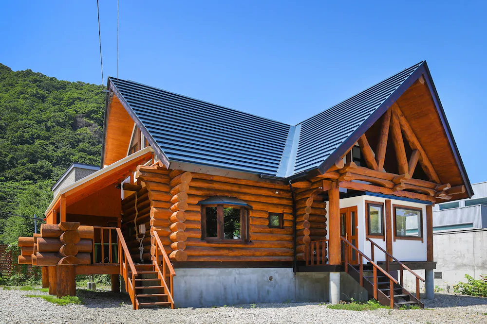 UCHI North Log Cabin