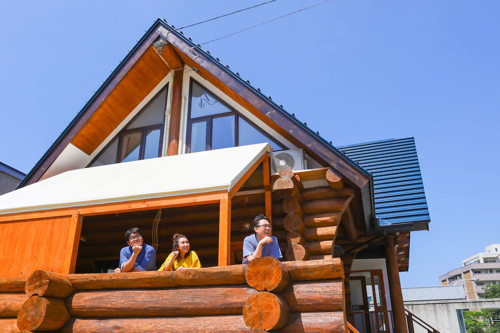 UCHI North Log Cabin