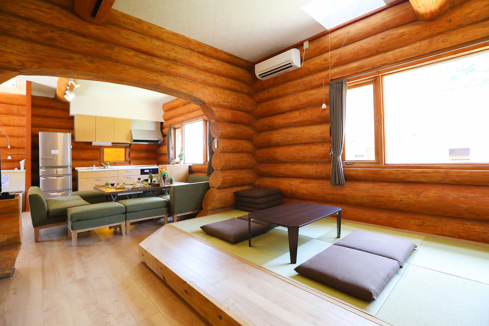 UCHI North Log Cabin