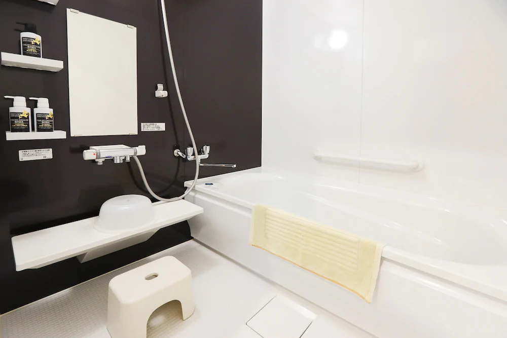 UCHI North Log Cabin