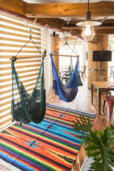 365BASE Outdoor Hostel