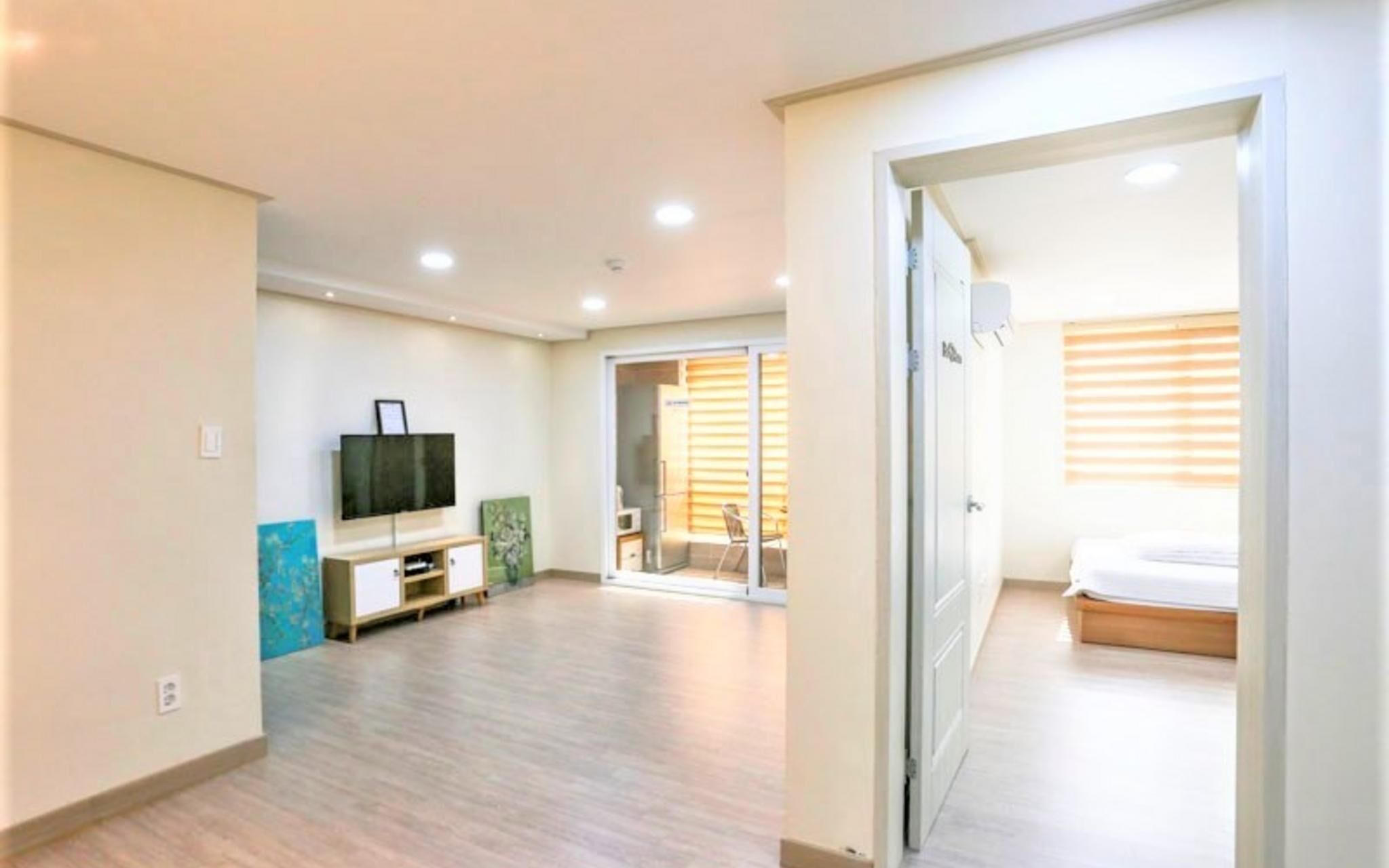 Busan J and J House Pension