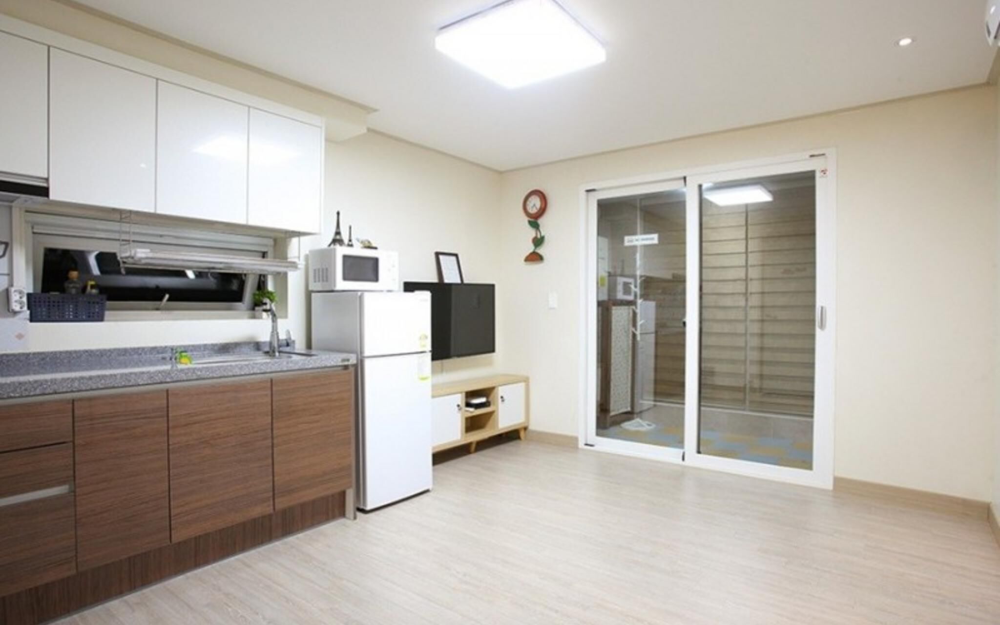 Busan J and J House Pension