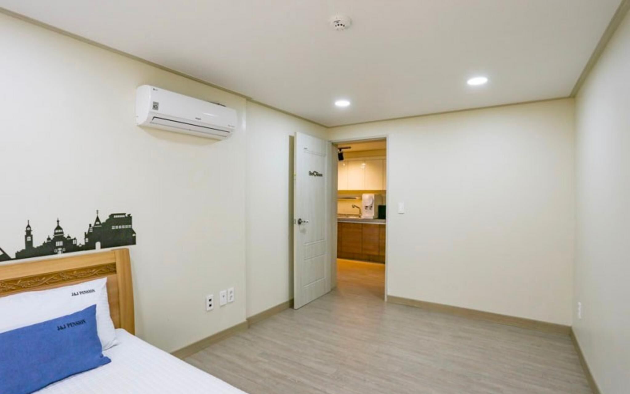 Busan J and J House Pension
