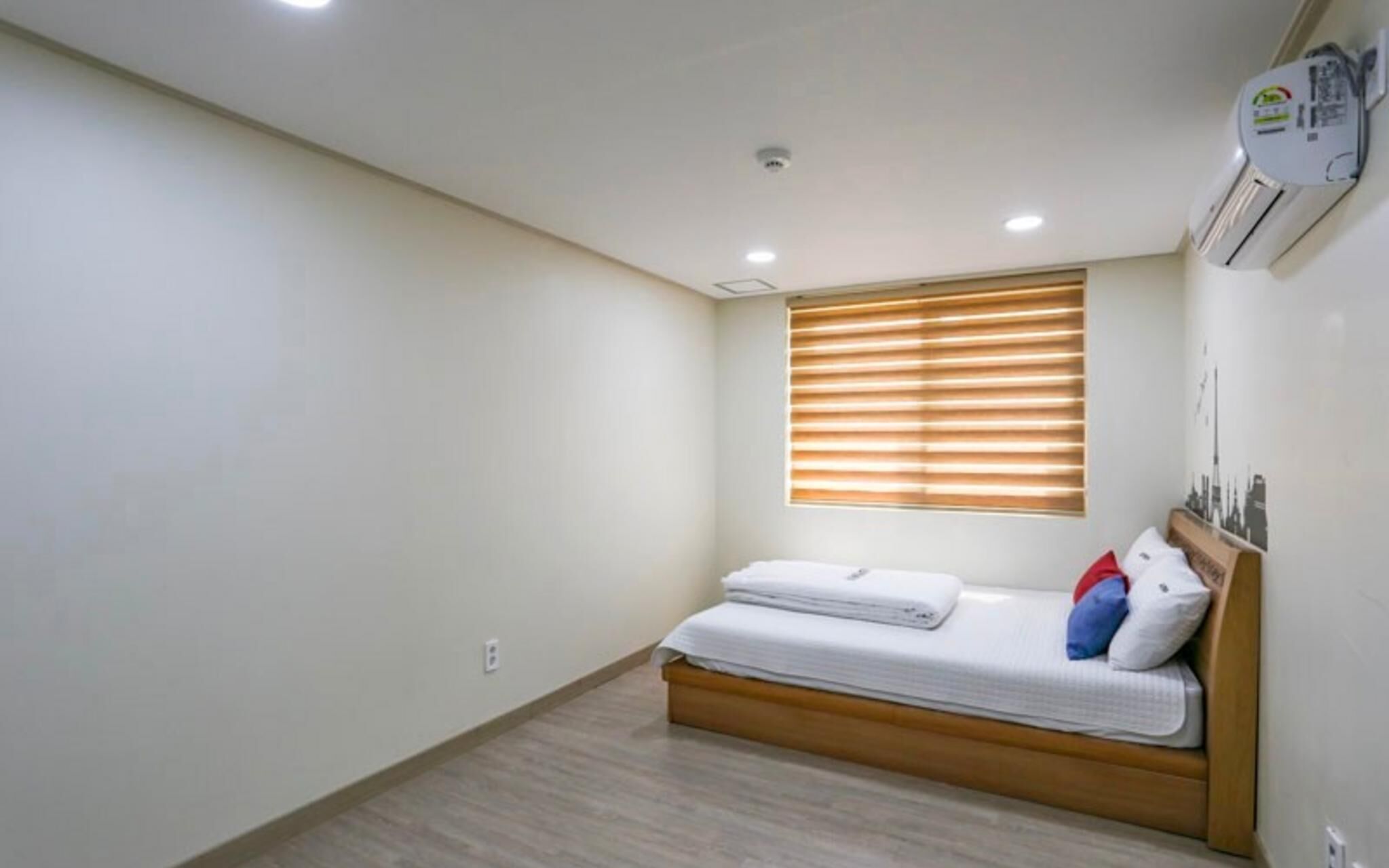 Busan J and J House Pension