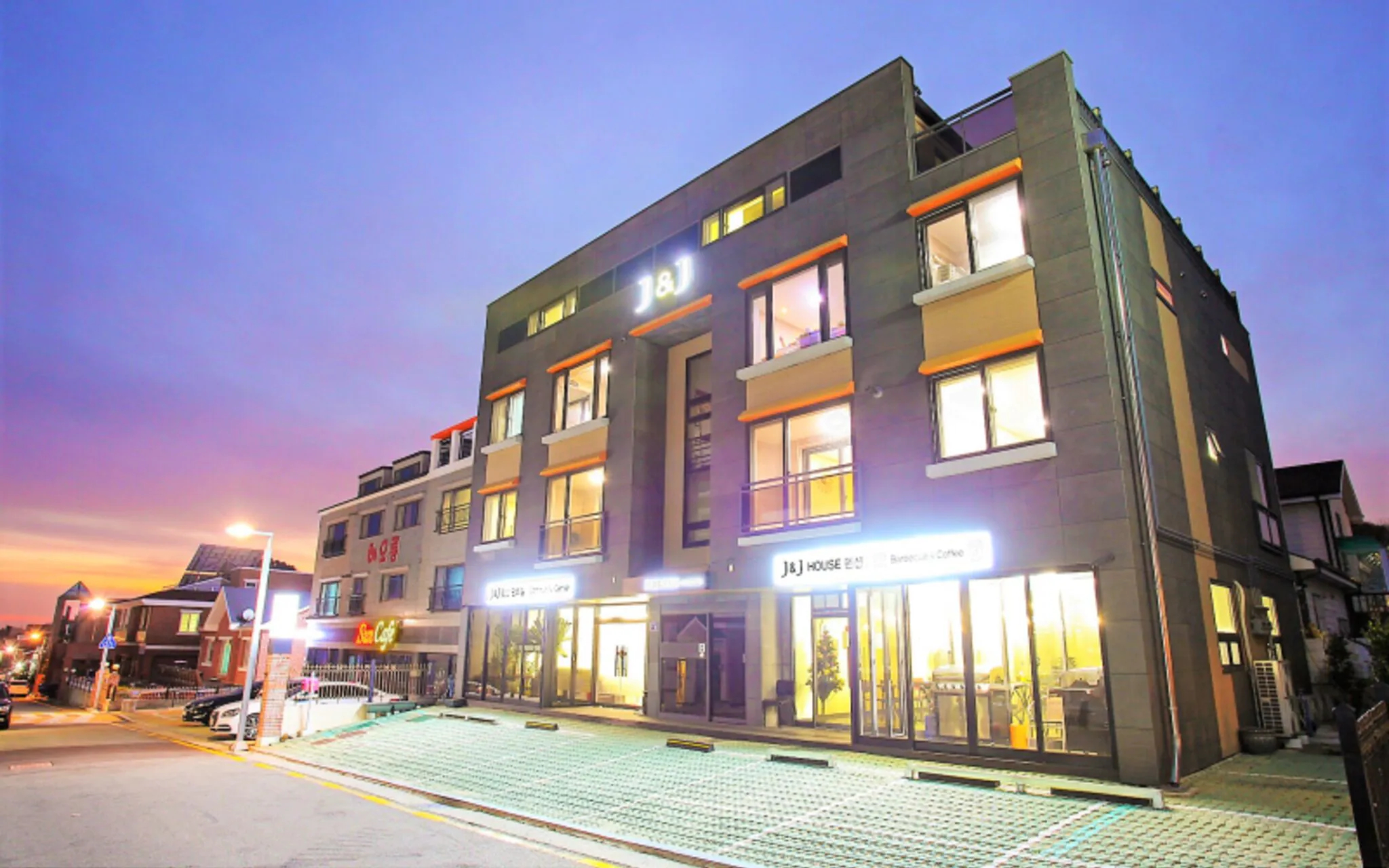 Busan J and J House Pension