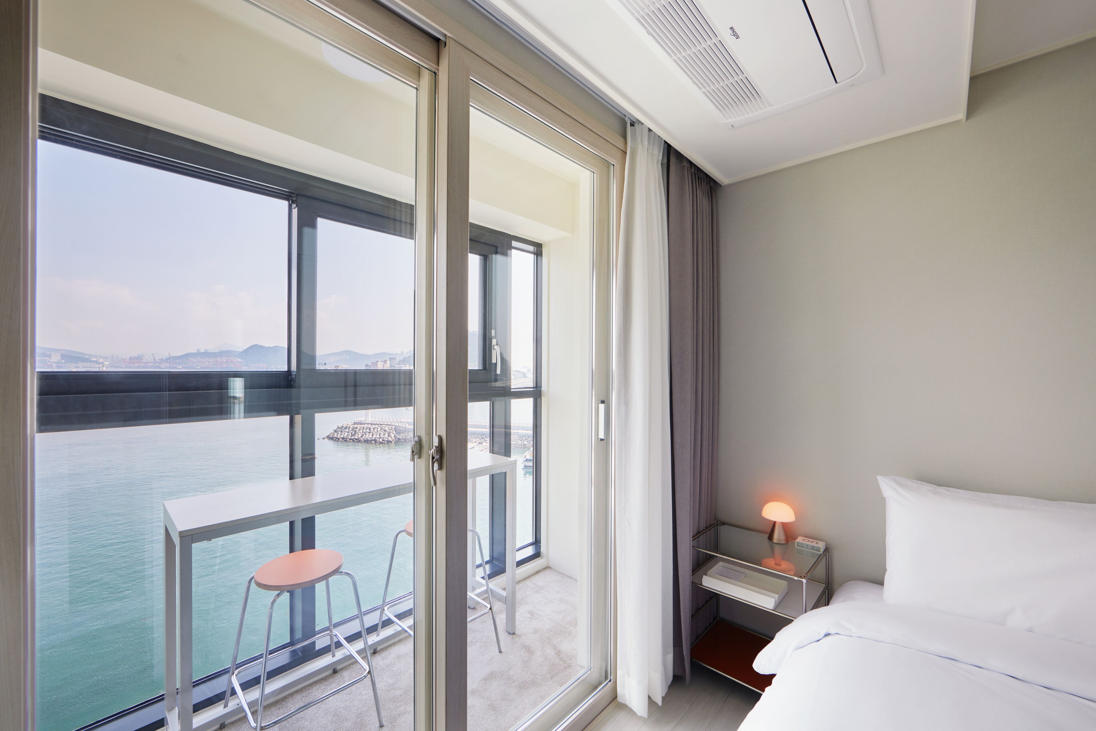 Shiftdoor Residence Hari
