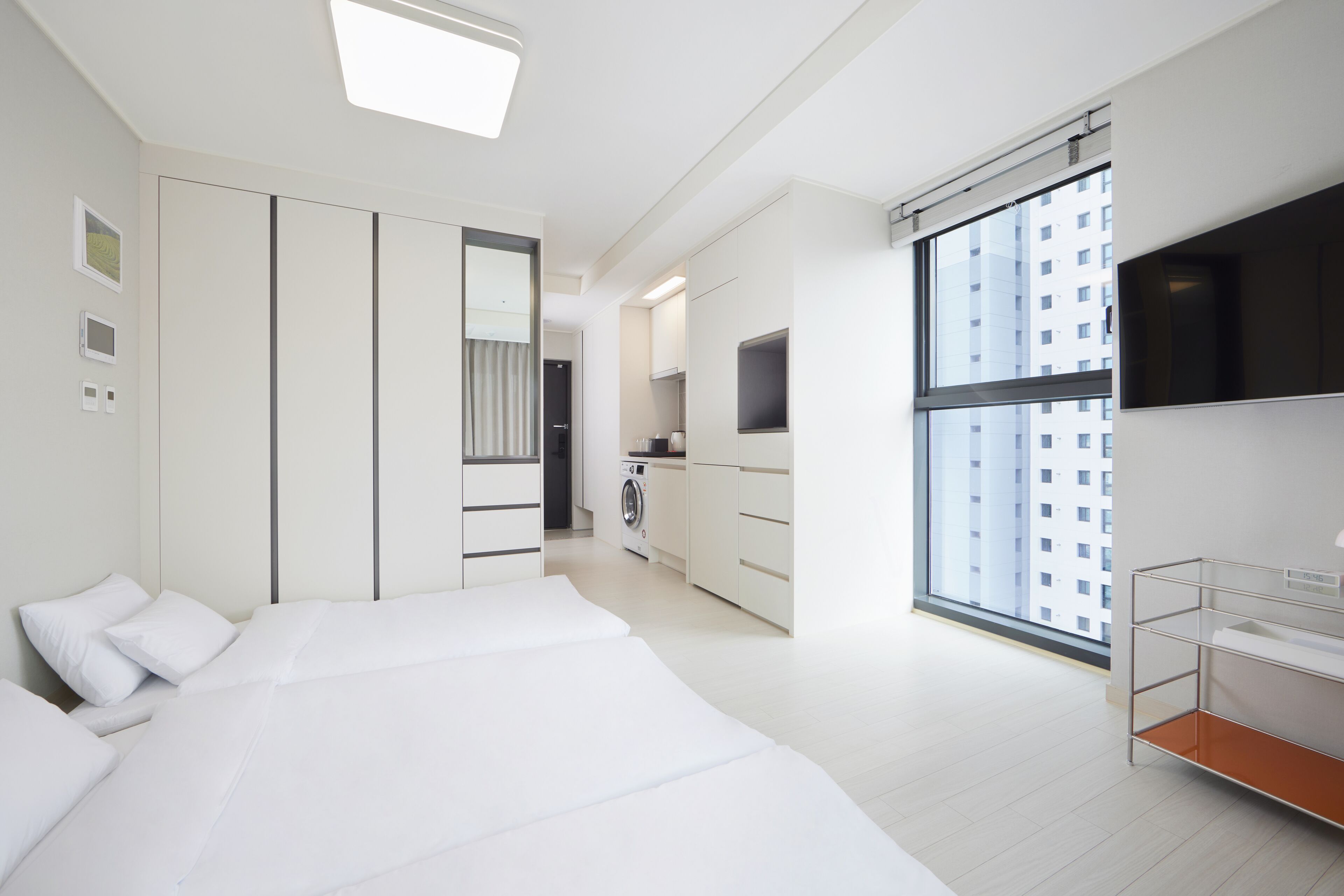 Shiftdoor Residence Hari