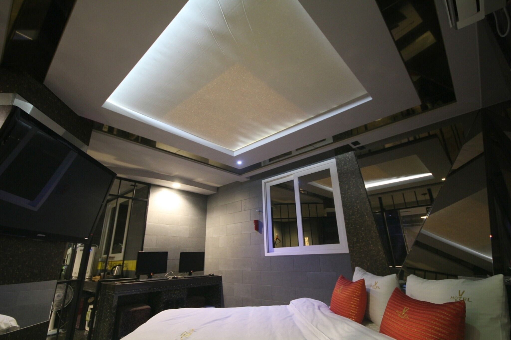 Changwon Myeongseodong Hotel V