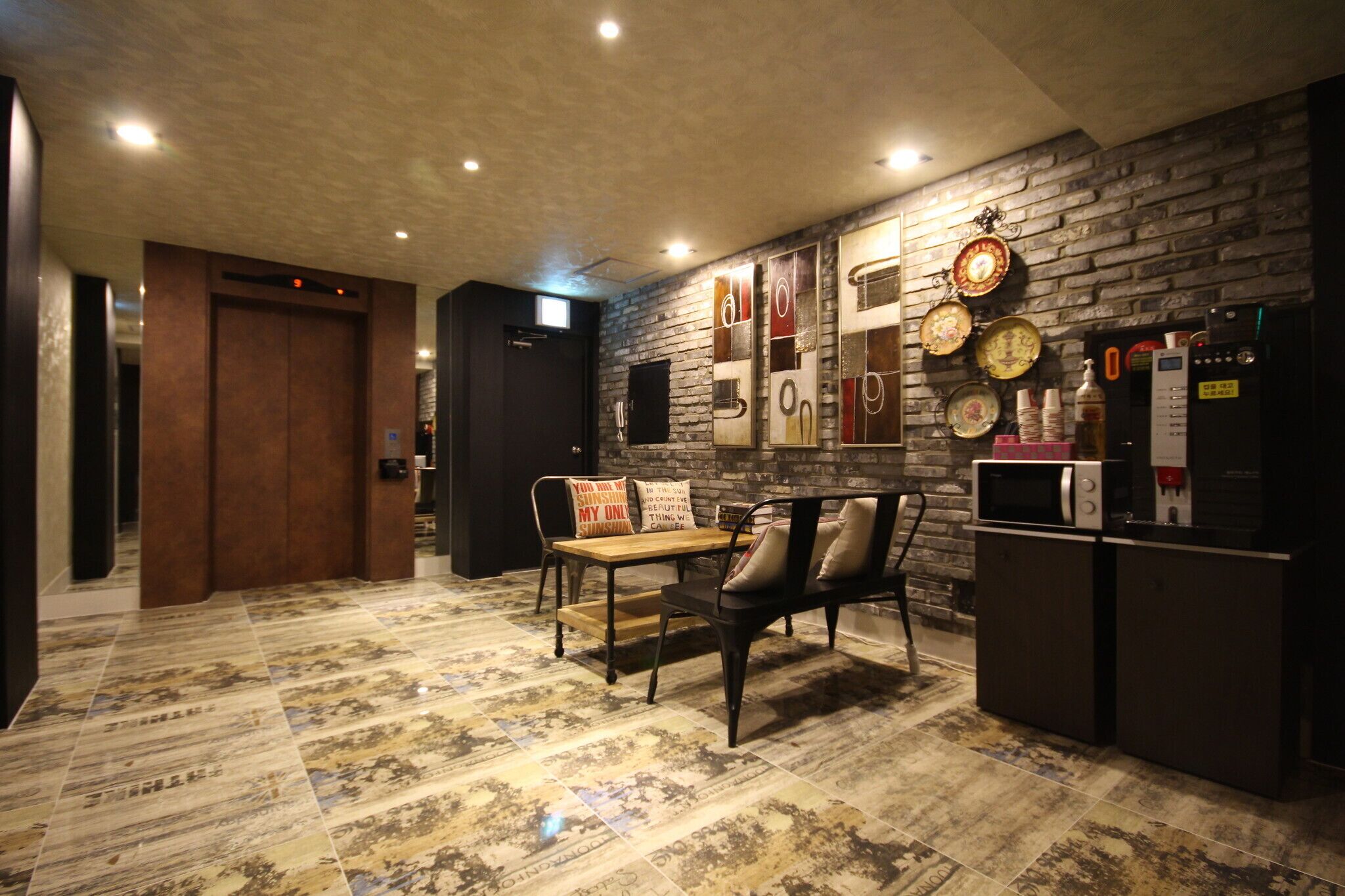 Changwon Sangnam-Dong Charlie's