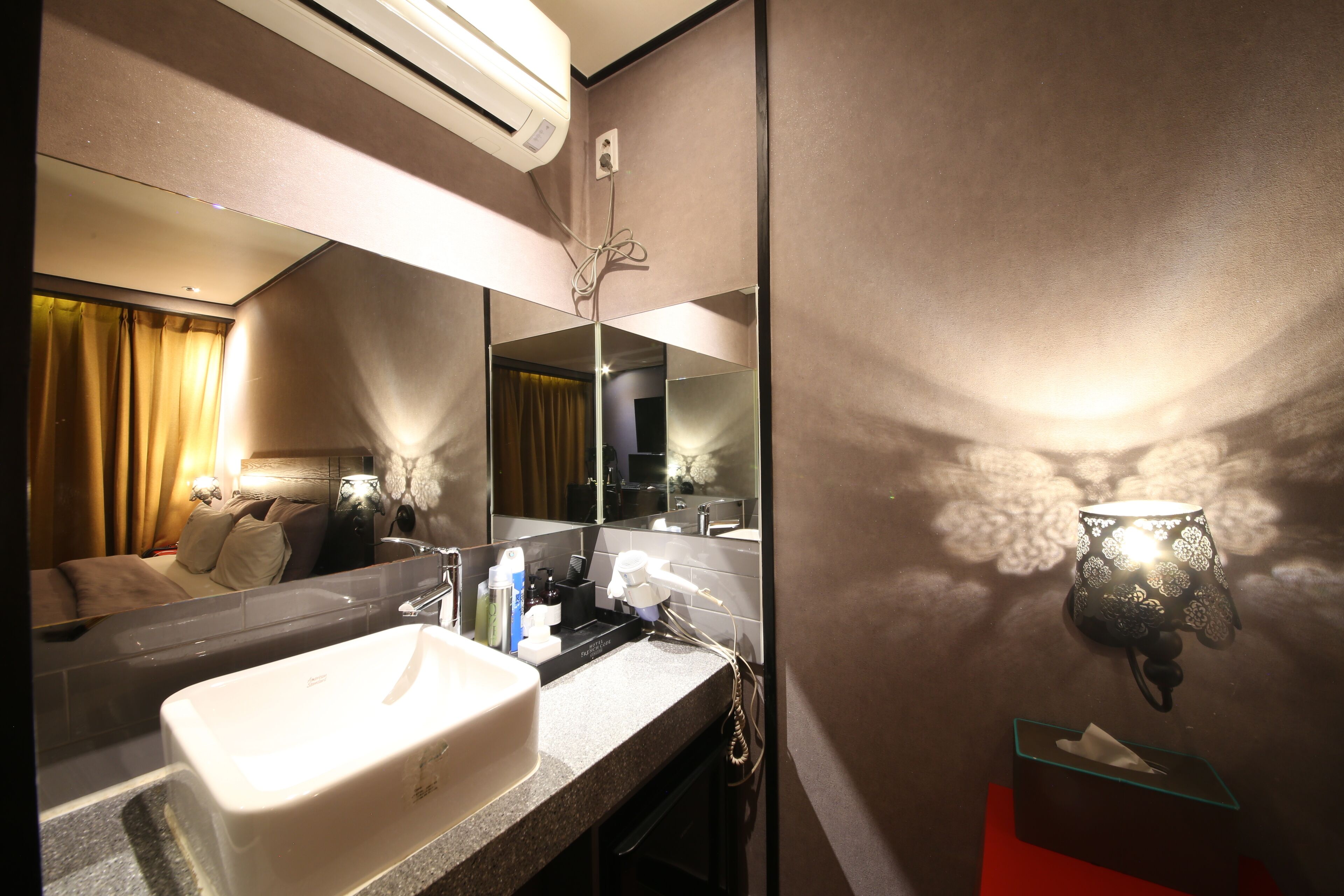 French Code Hotel
