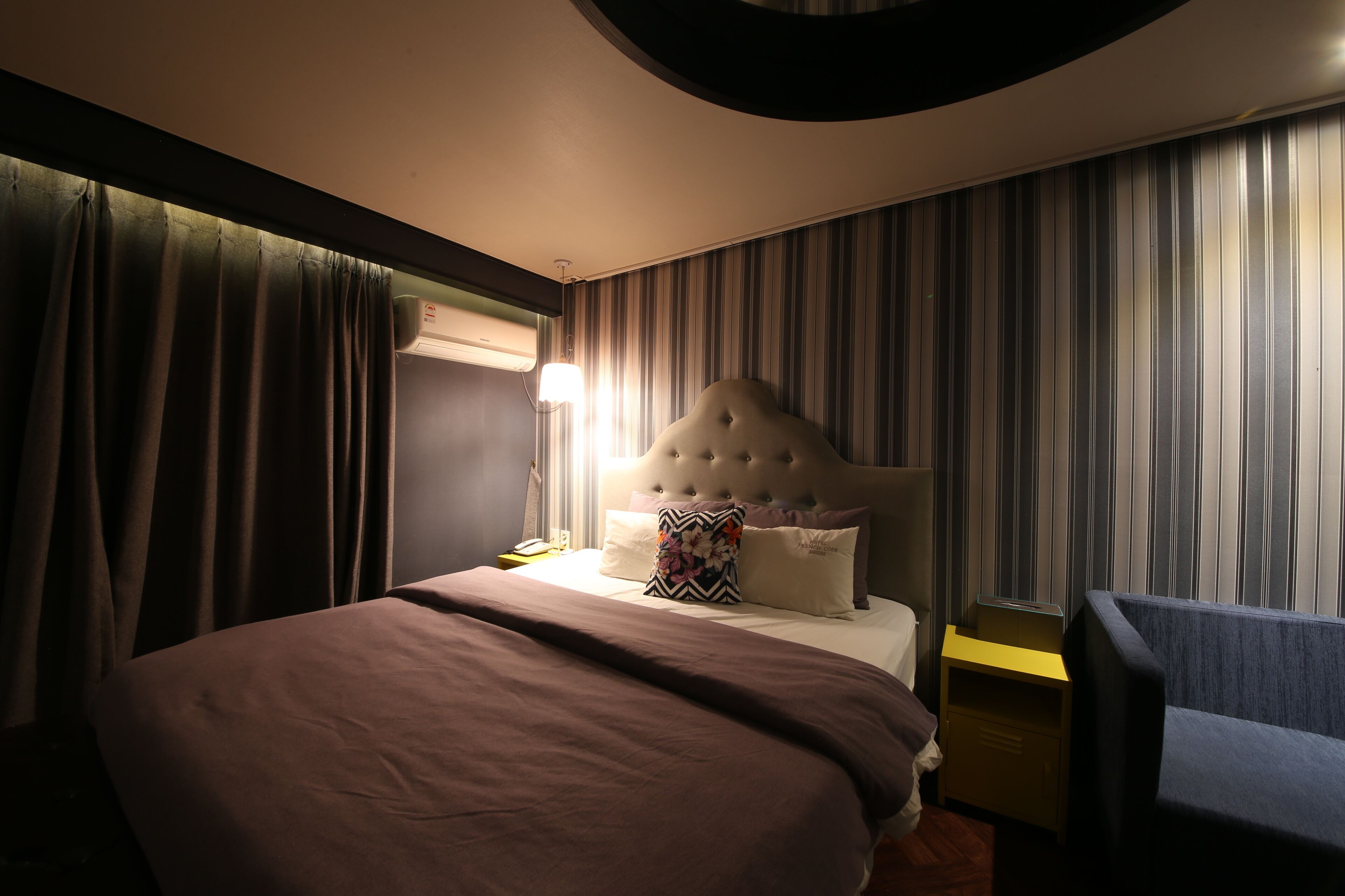 French Code Hotel