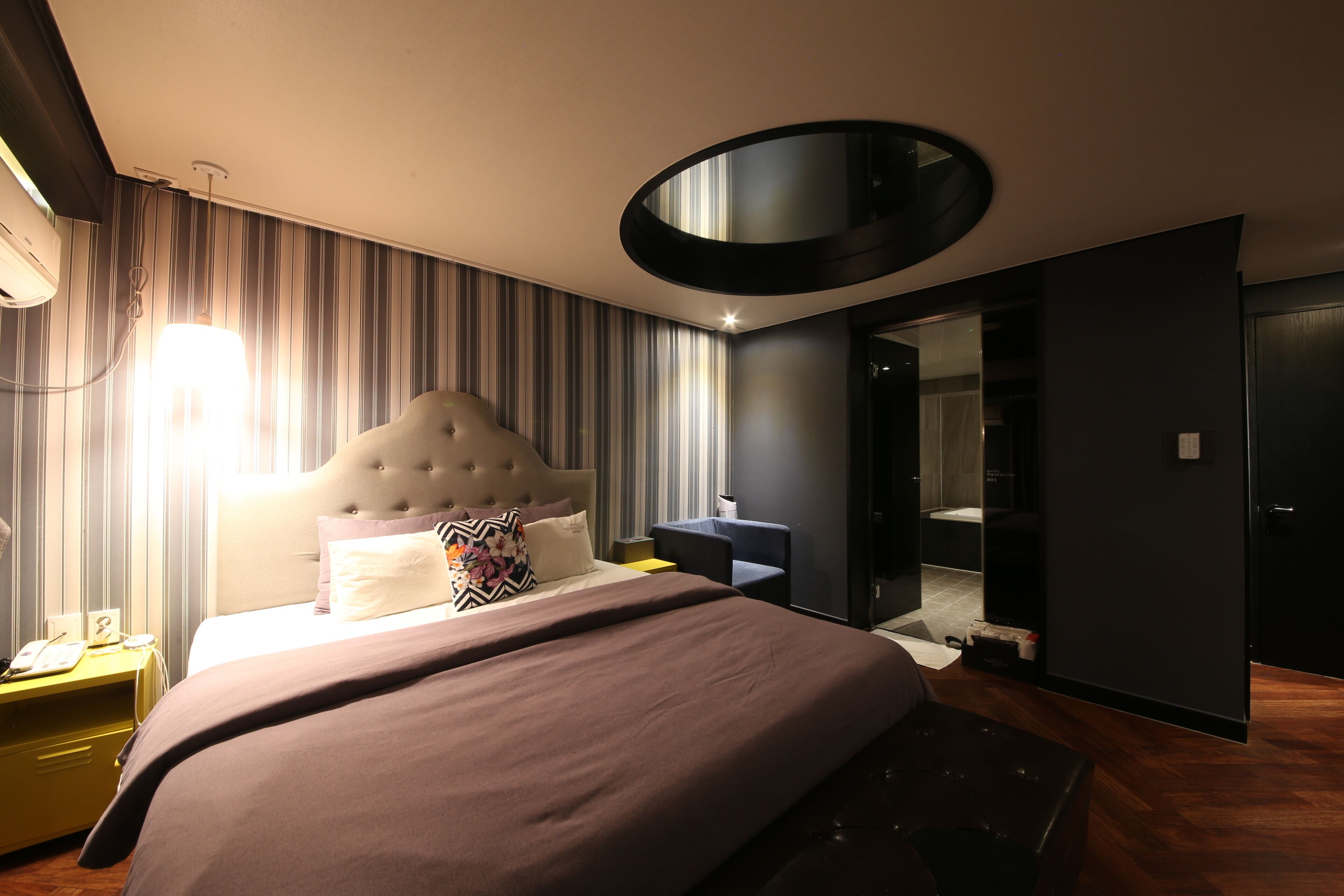 French Code Hotel