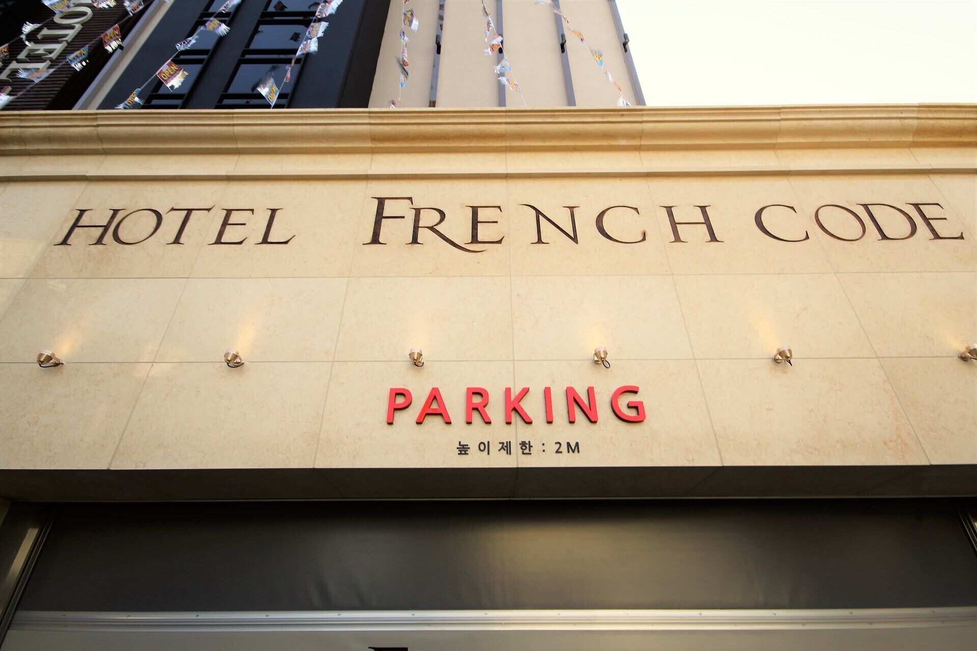 French Code Hotel