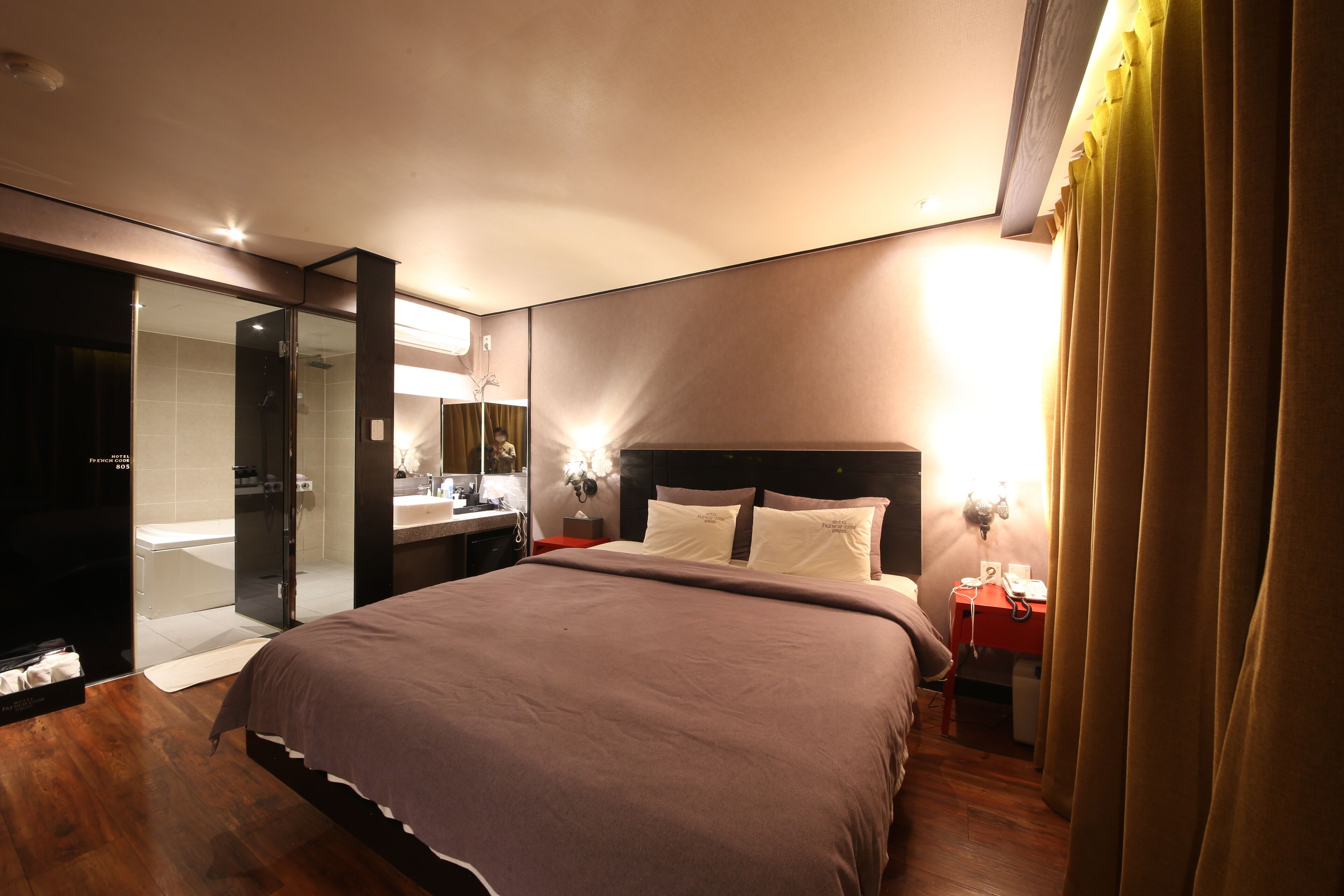 French Code Hotel