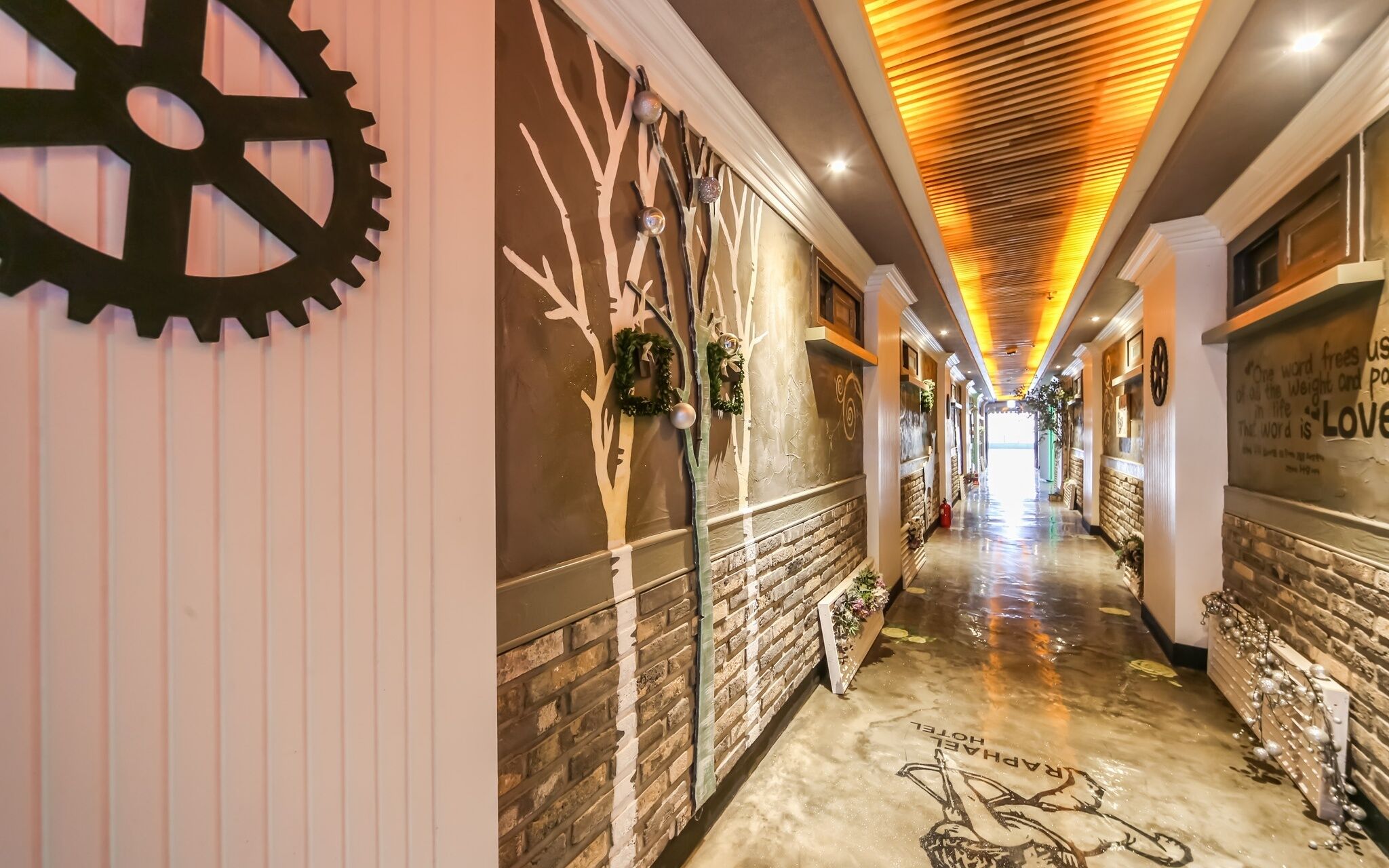 Raphael Hotel