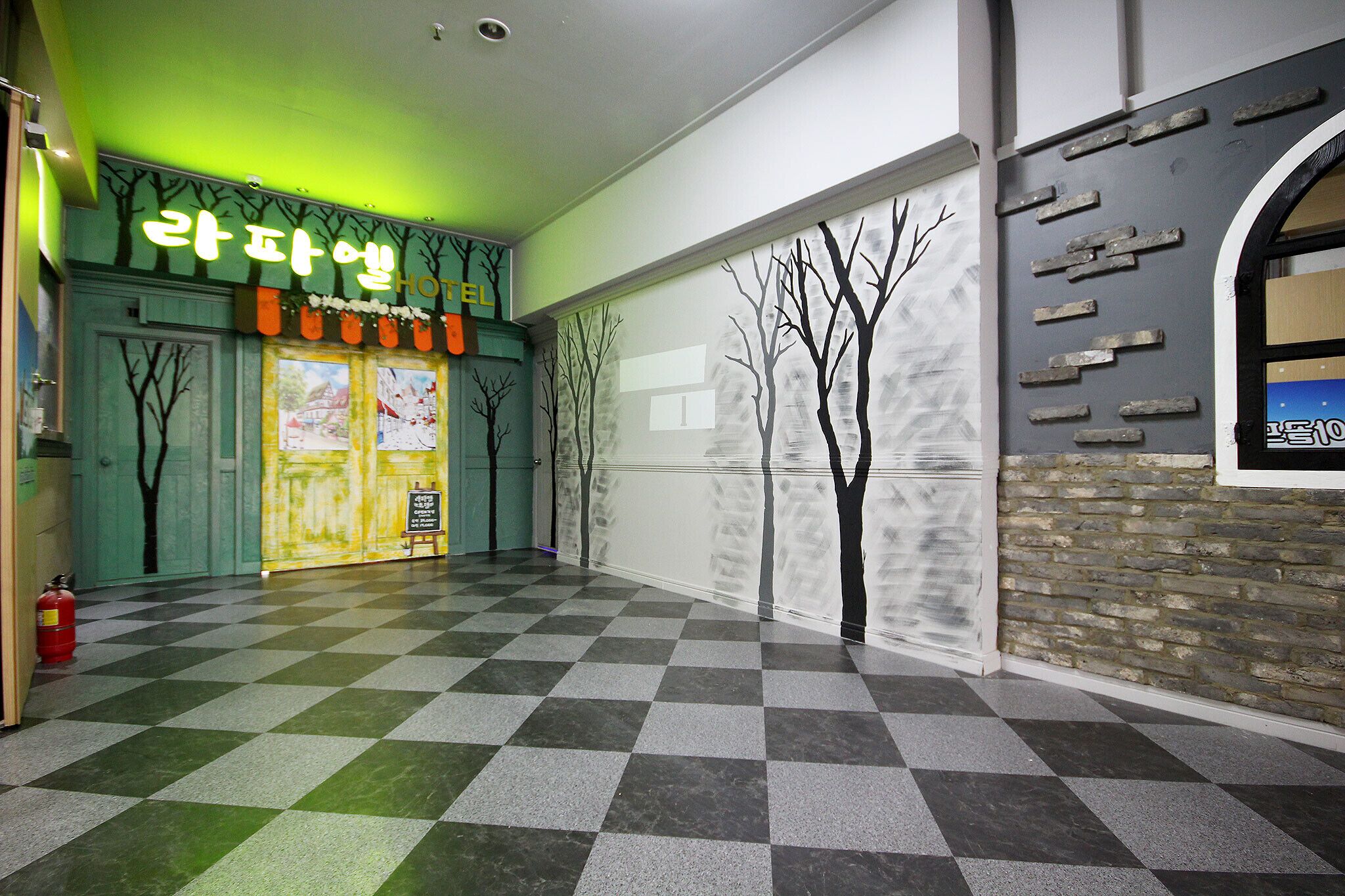Raphael Hotel