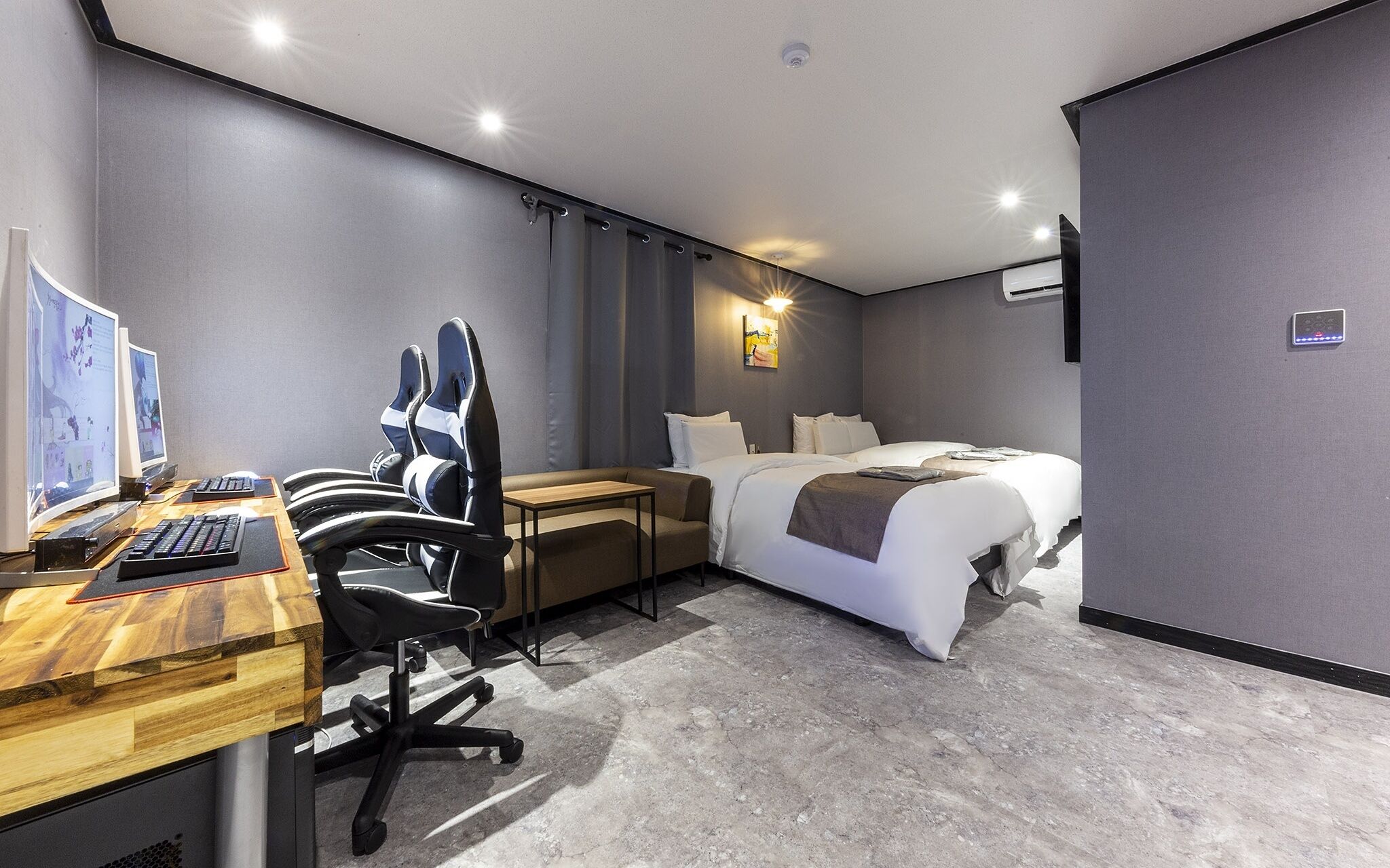 Cheonan Hotel Check-in