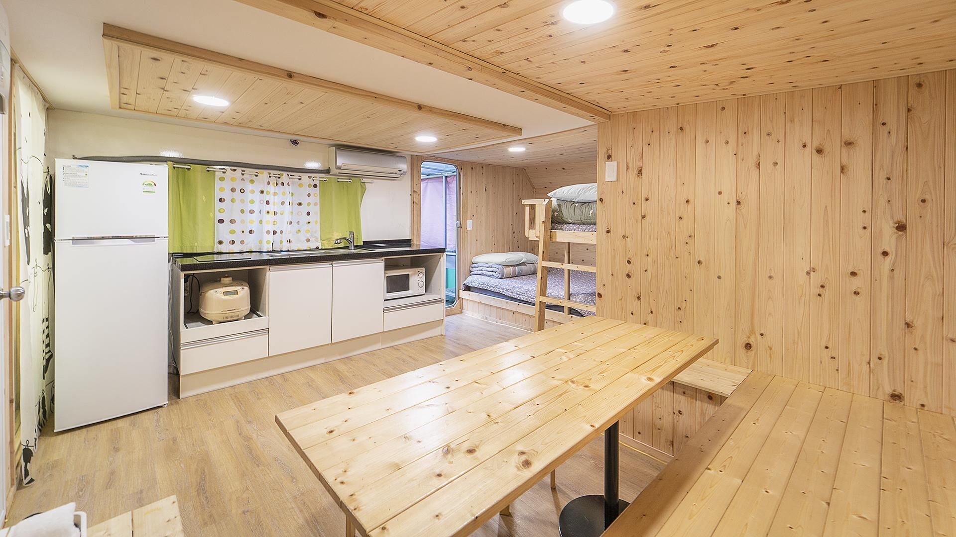 Chuncheon Jayooinui Spacaravan