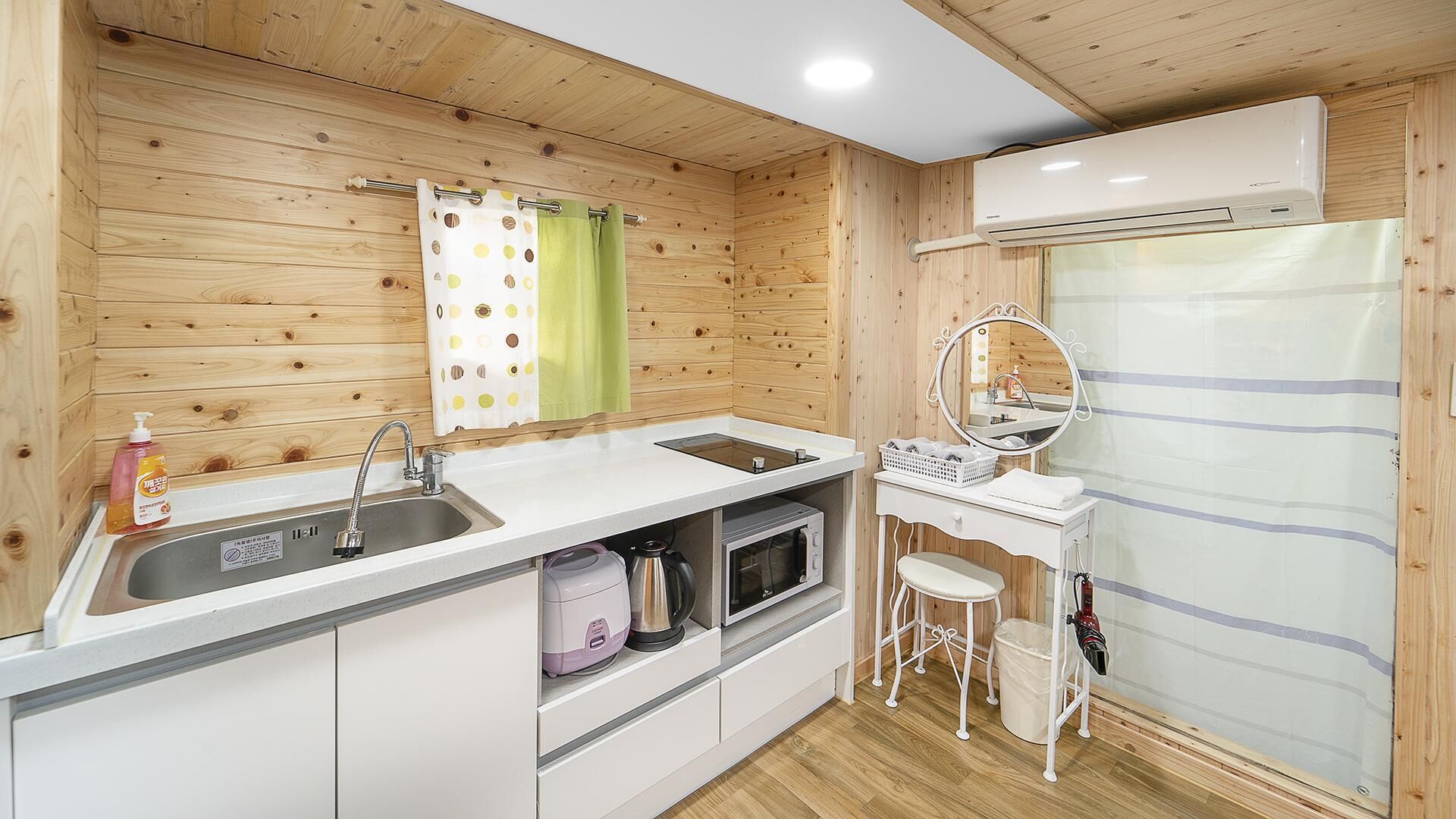 Chuncheon Jayooinui Spacaravan